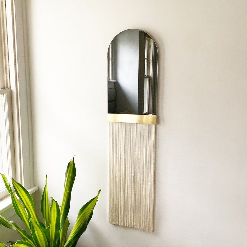 Fringe Mirror: Aria Svara Arch Mirror WITH Brass Accent Bar-Boho Mirror, Half-Moon Mirror, Macrame Mirror, Modern Mirror imagem 2