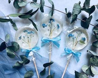 Forget me not clear and blue handmade candy, set of 10 wedding favors, lollipops with cute blue bow, edible flower gift for wedding guest