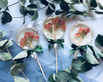 Set of 10 red wedding favors, rose apple bud, brick red, edible flower lollipops, flower birthday party favor, foodie gift, sucker, carmine