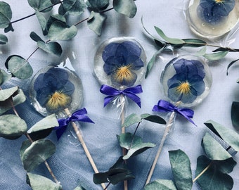 Set of 10 Edible Flower Lollipops, Natural Viola Wedding Favors, Party Mementos