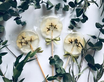 Set of 10 edible flower lollipops, tasty hard candy with natural plants, unique rustic wedding favor, gourmet food, handmade art, jasmine