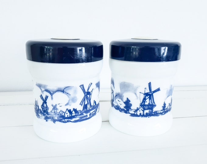 Vintage milk glass opaline storage jar • kitchen storage jars • glass jar with lid • old tobacco jar Willem II Cigar Factory Holland