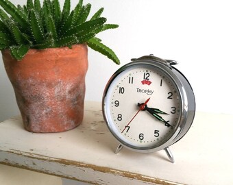 Vintage silver alarm clock 'Trophy'