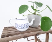 Vintage white enamel teapot country farmhouse style living teapot with saksisch blue print kitchen decoration
