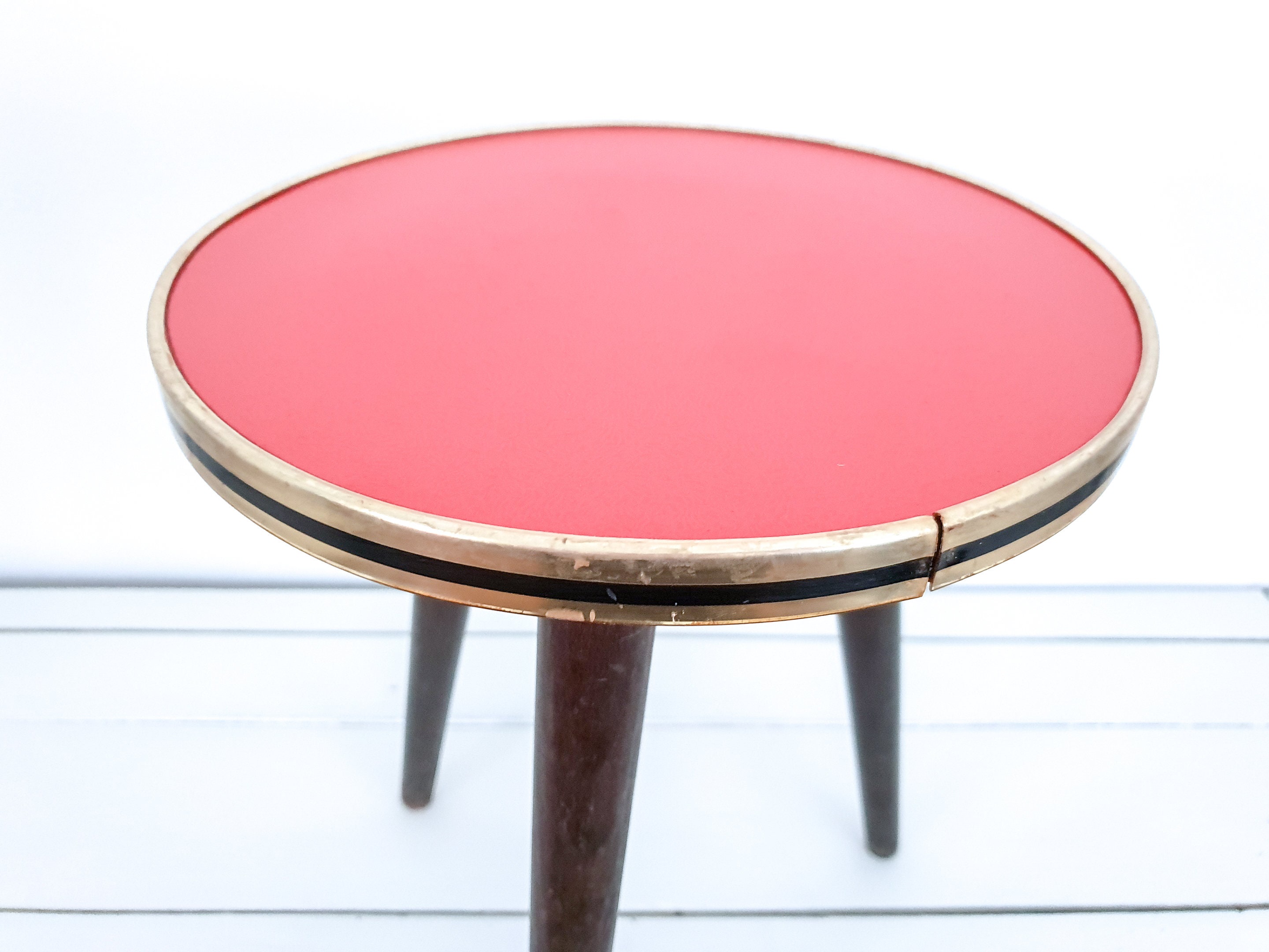 Vintage small formica table round • small vintage ...