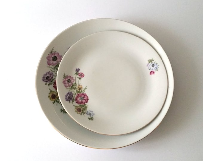 Pretty vintage porcelain set serving plates 'poppy'