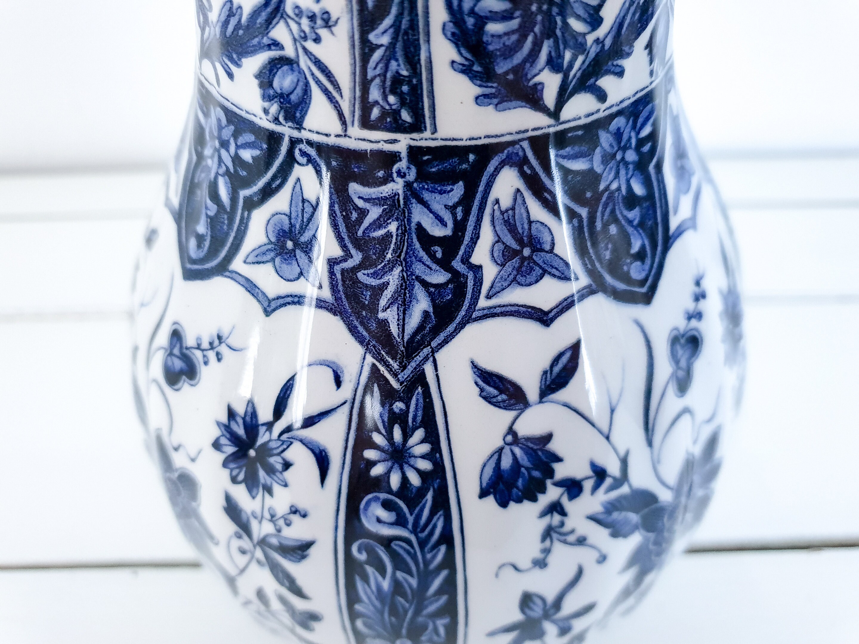 Traditional Italian ceramic vase floral pattern • Italian ...