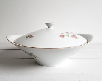 Beautiful old classic porcelain serving dish with lid 'roses'