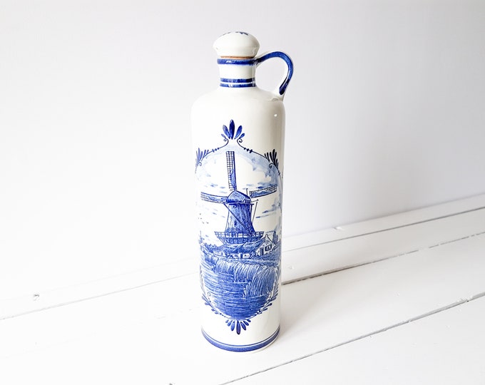 Vintage delft blue jug with cork stopper * handmade Holland * vintage gin jug 'Bols' * vintage pottery * Dutch folklore