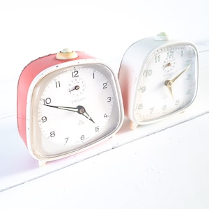 Vintage alarm clock Peter • old alarm clocks • classic retro alarm clock red white • home decoration • old clock