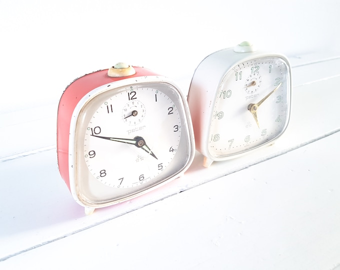 Vintage alarm clock Peter • old alarm clocks • classic retro alarm clock red white • home decoration • old clock