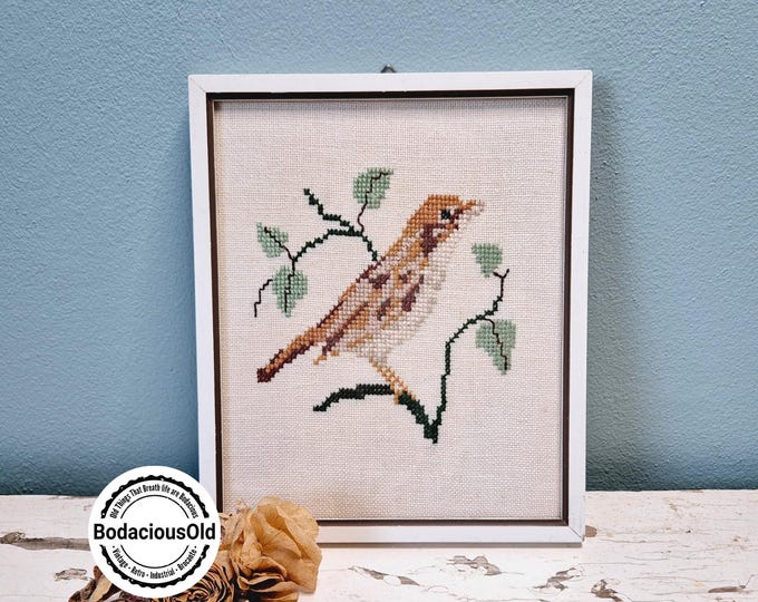 Shabby chic bird wall decor - Authentic embroidered artwork