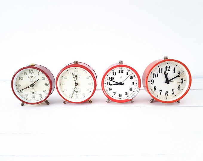 Vintage red alarm clock • old alarm clocks • Peter Wehrle Hema • desk clock • vintage home accessories