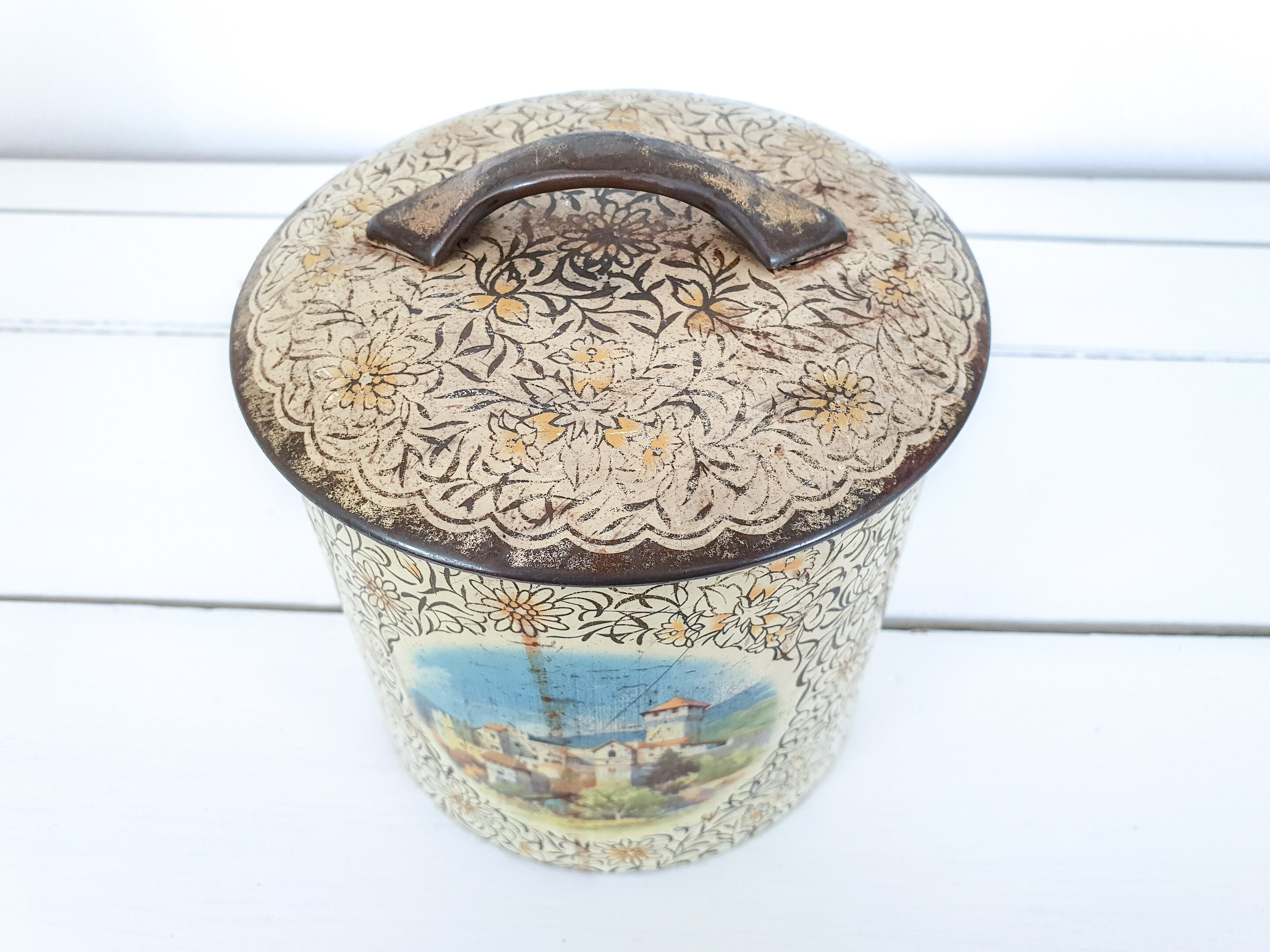 Vintage French round storage tin Classic gold • French kitchen