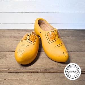 Brocante handgefertigte holländische Clogs – perfekt für die Innen- und Außendekoration