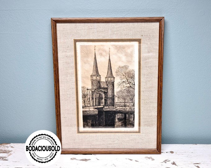 Vintage etching Oostpoort Delft  signed v. d. Velde | framed in wood with linen mat