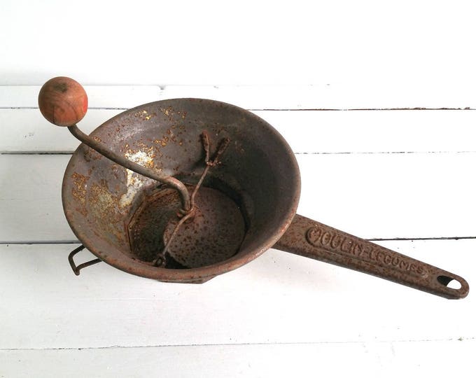 Vintage French Passe vite • food mill • rustic farmhouse decoration • kitchen utensils • French moulin legumes