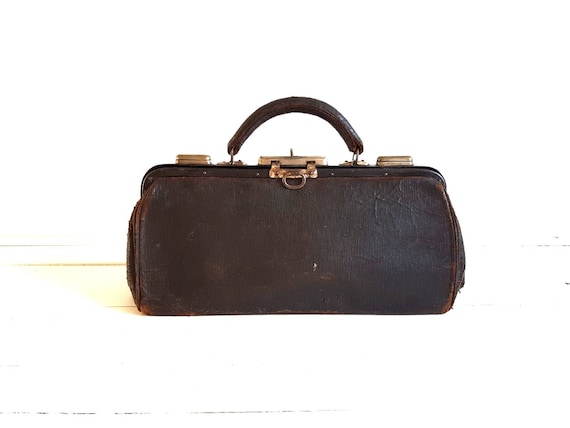 Vintage bag (doctor bag?) : r/Louisvuitton