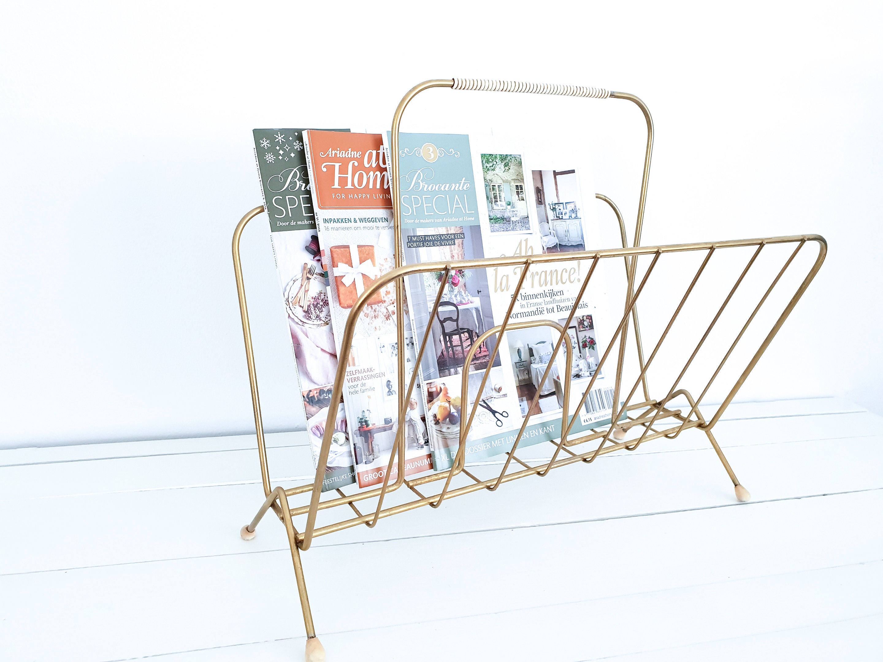 Black Wire Magazine Holder imgcheese