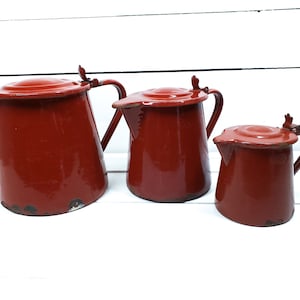 Jarras francesas esmaltadas Brocante en color rojo burdeos (juego de 3) • jarra de leche • esmalte rojo • tetera • tetera • decoración de cocina rústica