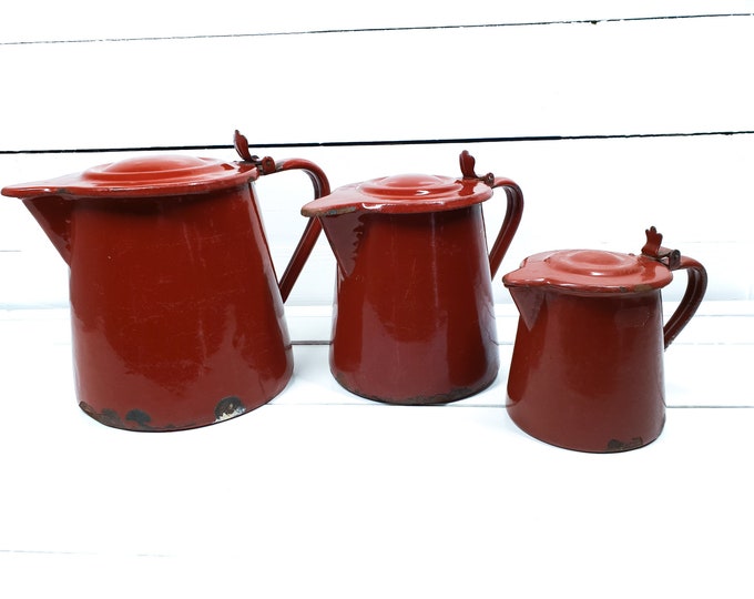 Vintage enamel milk pitcher burgundy (set of 3) • milk jug • red enamelware • little teapot • vintage decor • old French kitchenware