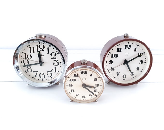 Vintage brown alarm clocks • cute vintage alarm clock brown • antique mechanical alarm clock • Velona Hema • vintage interior decoration