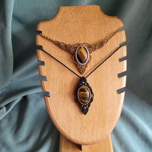 Handmade Tiger&#39;s Eye Macrame Necklace: Healing Gemstone Choker