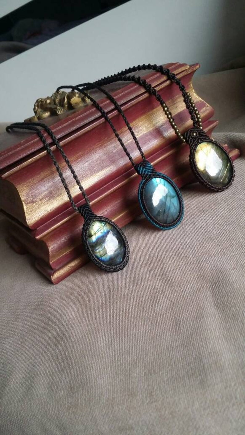 labradorite jewelry Macrame pendant with labradorite