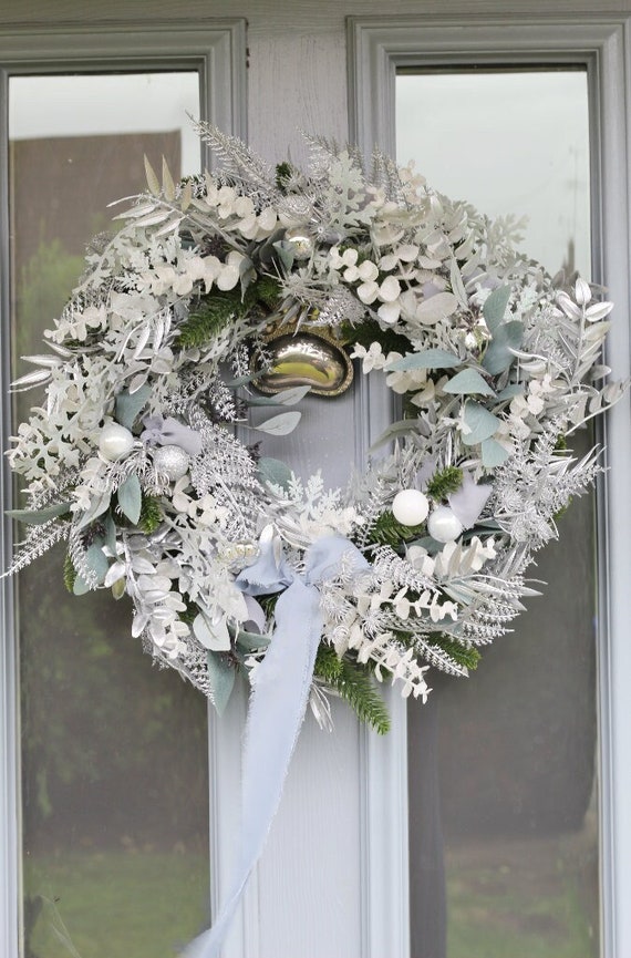 Christmas wreath with white flowers Clearance
