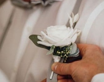 Real touch rose boutonniere,  White rose buttonhole for guest, Artificial grooms buttonhole, Dusty blue wedding flower boutonniere