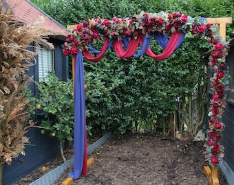 HIRE wood arch with floral garlands - Wedding arch for hire in Surrey - Arch floral garlands - Hire arch decor