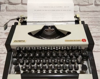 Perfectly working typewriter, original suitcase, vintage typewriter, professionally serviced