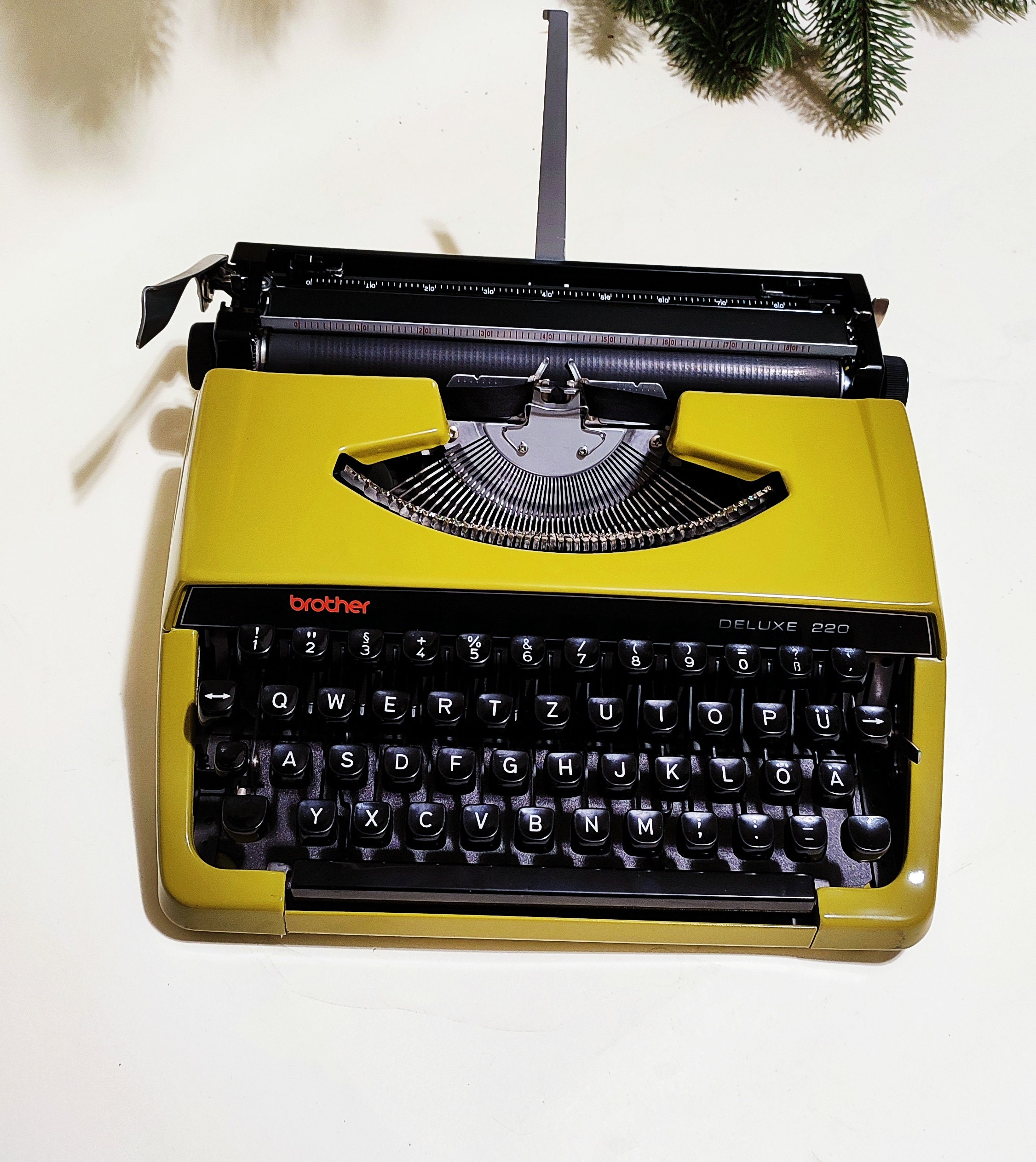 Typewriter Brother Deluxe 220 タイプライター typewriter-upperdutch-brother-