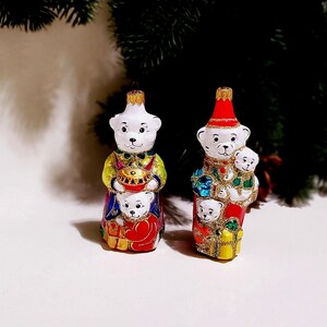 Christmas ornament, bears with cubs mouth blown hand painted glass figurine, Christmas tree ornaments glass bear family