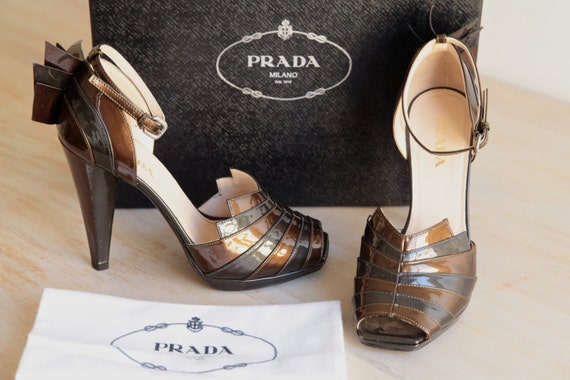 VENTE Prada verni talons en Bronze & Graphite taille 38 | Magnifique
VENTE VENTE VENTE Prada verni talons en Bronze & Graphite taille 38 | Magnifique
a3d9f2