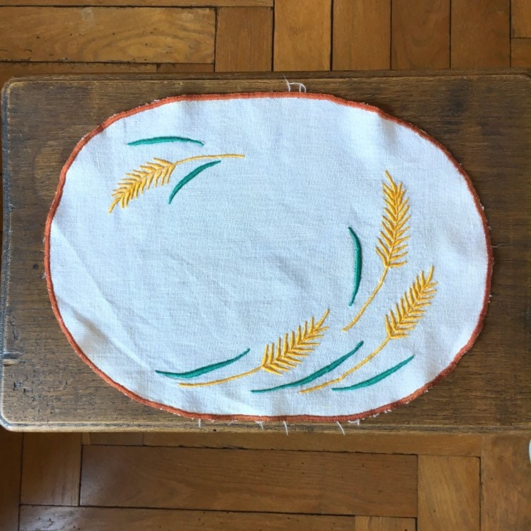 Français Vintage Handmade Oval Ecru Doily Hand Brody Wheat Pattern Harvest Motif Rustic Home Decor C