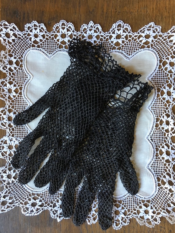 Antique French lace gloves, hand crocheted, handm… - image 4