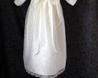 Taufkleid mit Mütze, Taufjacke und Schuhen in creme, Gr. 56-62-68-74- 80-86, SWAROVSKI, Satin + Organza