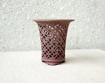 OOAK  stoneware pot. Firing at 1250 degrees Celsius