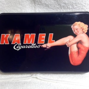 Zeldzame rode kameel sigaretten kartonnen doos/tabak uit 1997