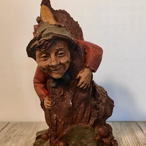 1983 Stuck/Retired Tom Clark Gnome/Nosy Neighbor Wood Spirit