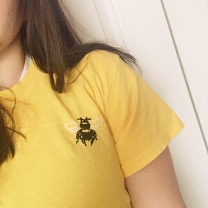 Bee Embroidery T-shirt image 3
