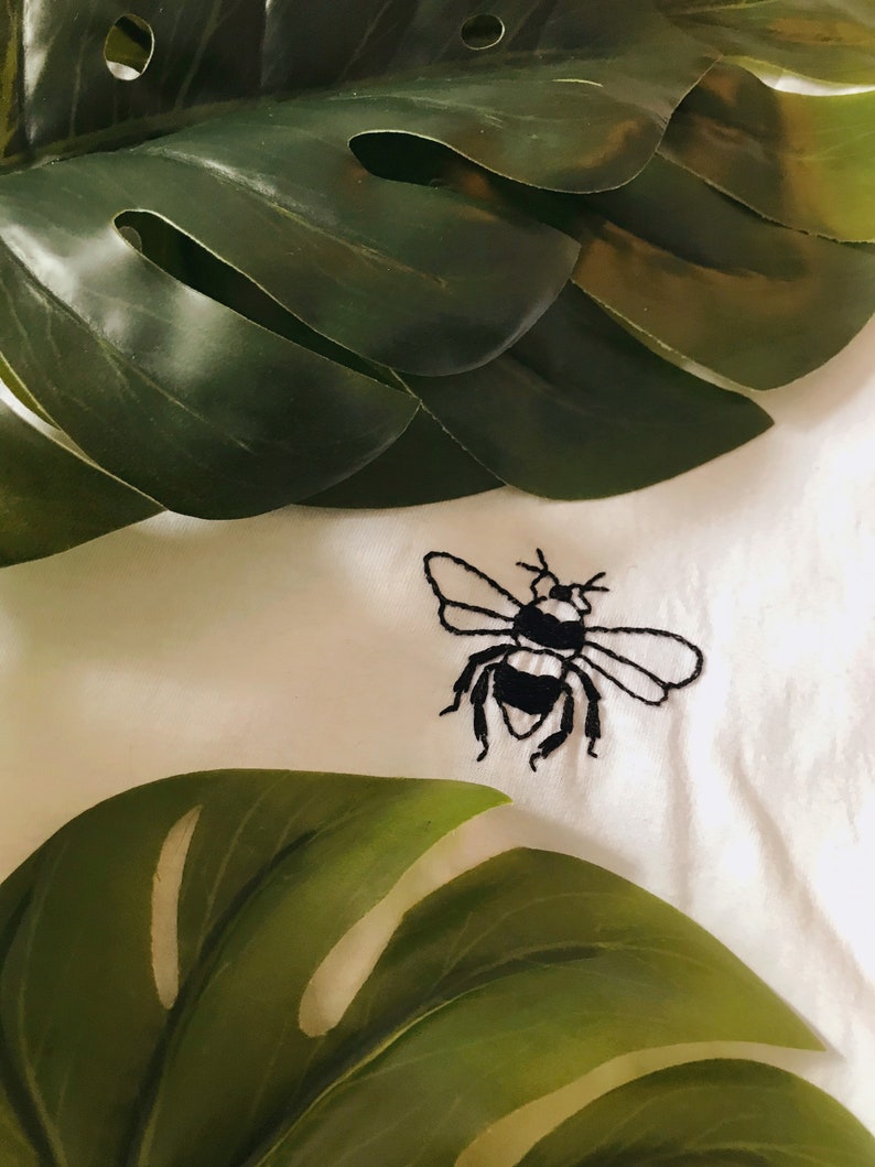 Bee Embroidery T-shirt image 7