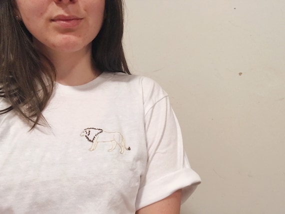 Lion Embroidery T-shirt - Etsy