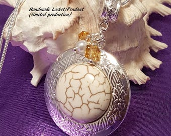 Silver Plated Off White Howlite Turquoise Cabochon Locket/Necklace