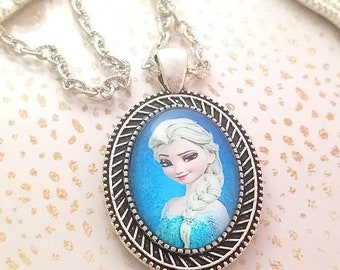 Cabochon Style Elsa Necklace