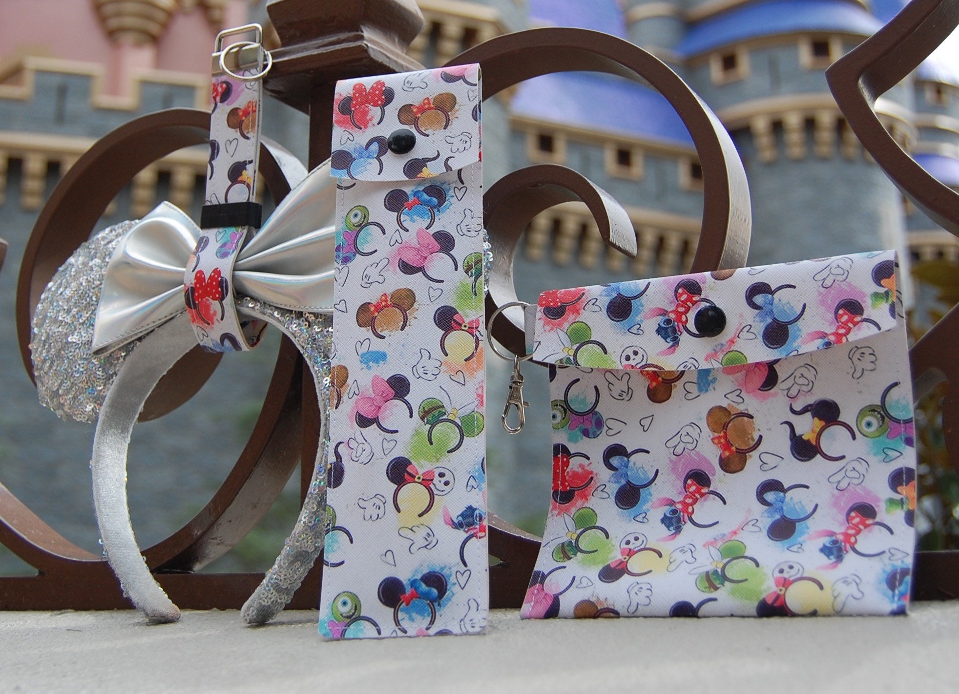 Ear to Ear Faux Leather Park Accessories - Minnie Ear Holder - Straw …