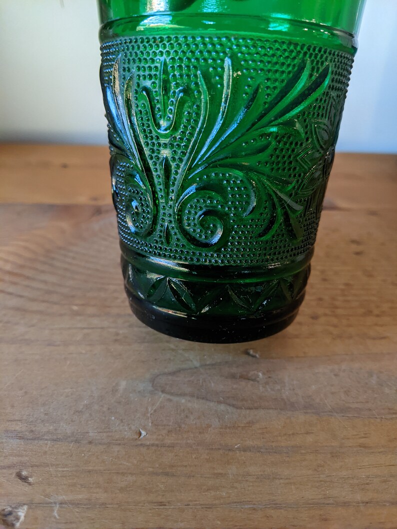 Vintage Anchor Hocking Emerald Green Scalloped Bowl and Glass Set