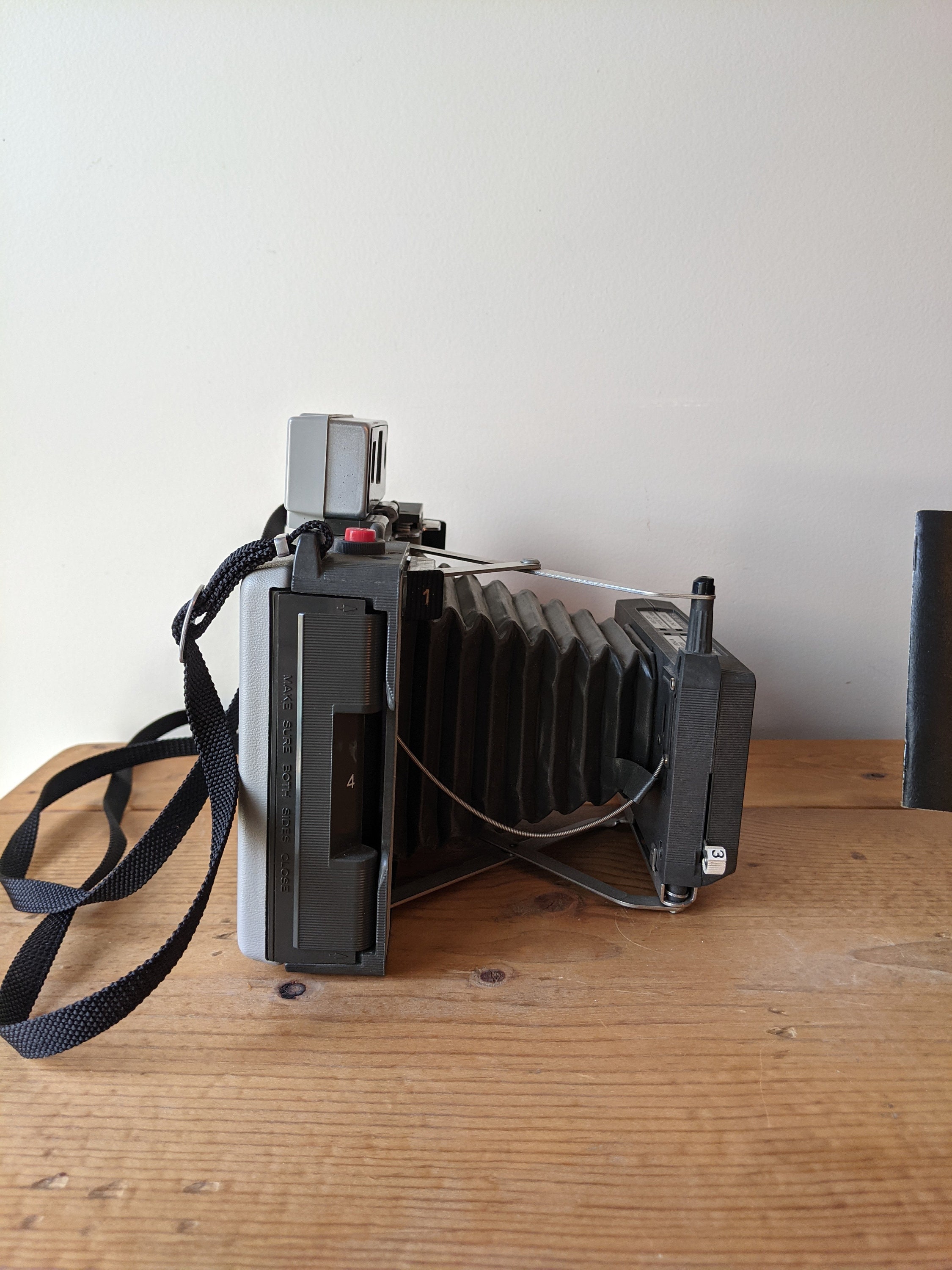 Vintage Polaroid Automatic 230 Land Camera / 1967 Polaroid Camera