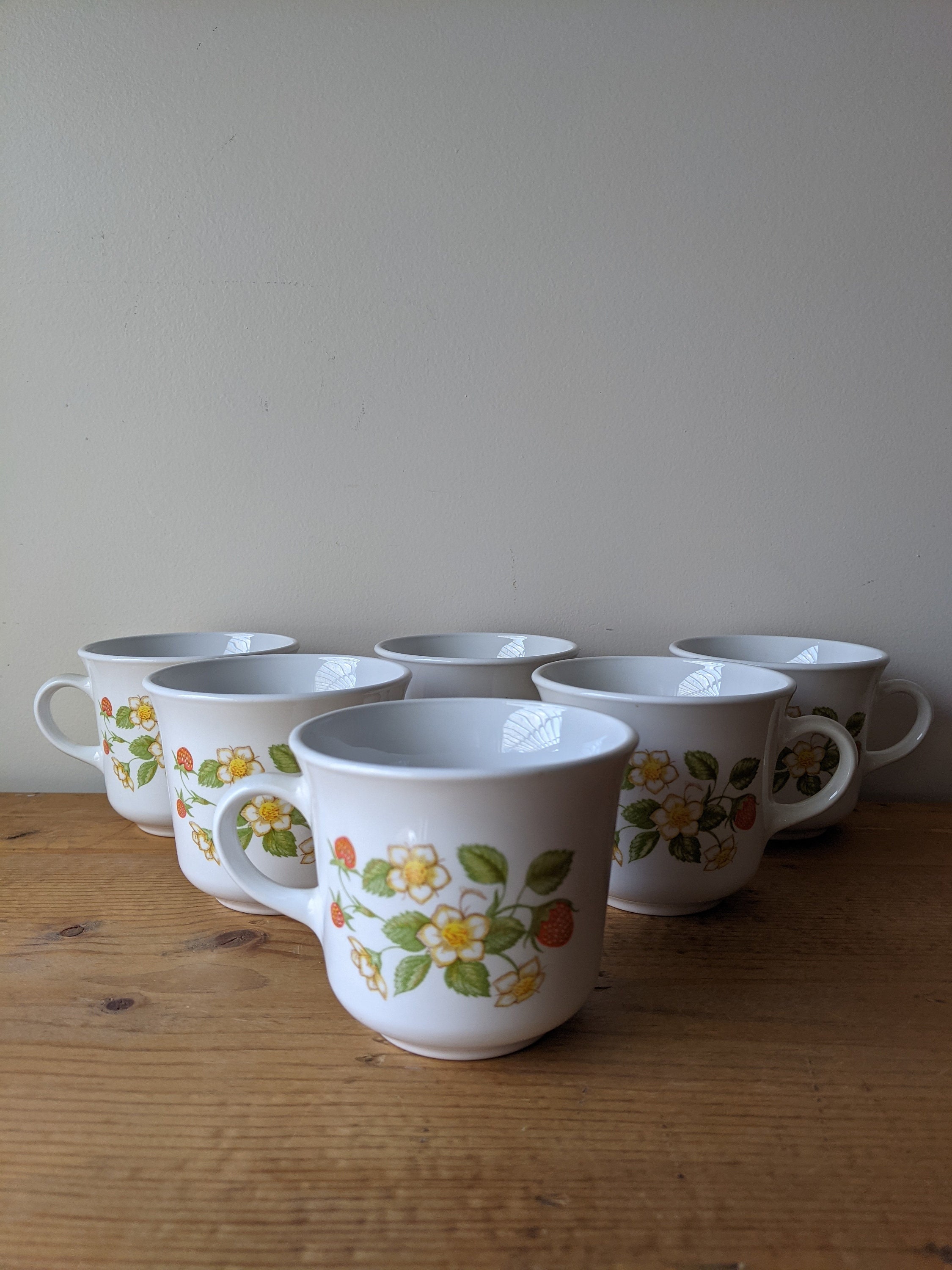 Vintage Corelle Corningware Strawberry Sundae Coffee Mugs Set of 6 / Corelle Corning Tea Cups / Discontinued Pattern Floral Mugs